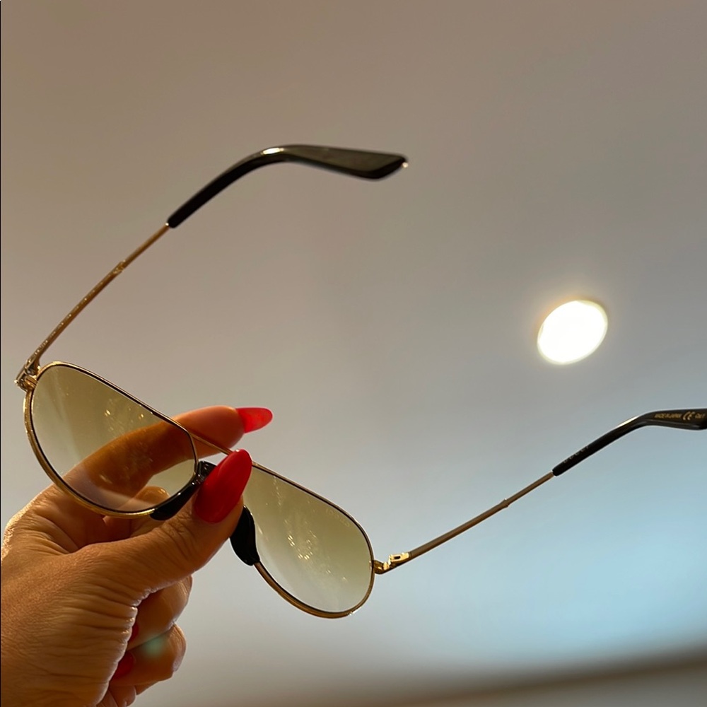 Gucci Gold Aviator Glasses - Picture 2 of 3